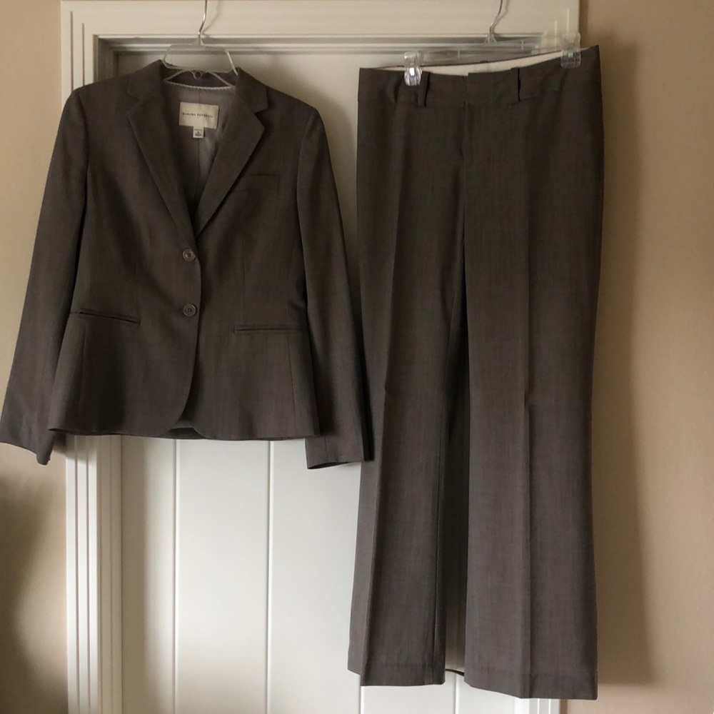 Banana Republic Taupe/Gray Business Suit, Size 6/8